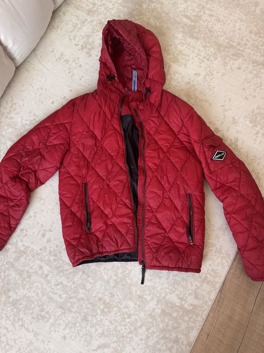 Преходно яке на Replay