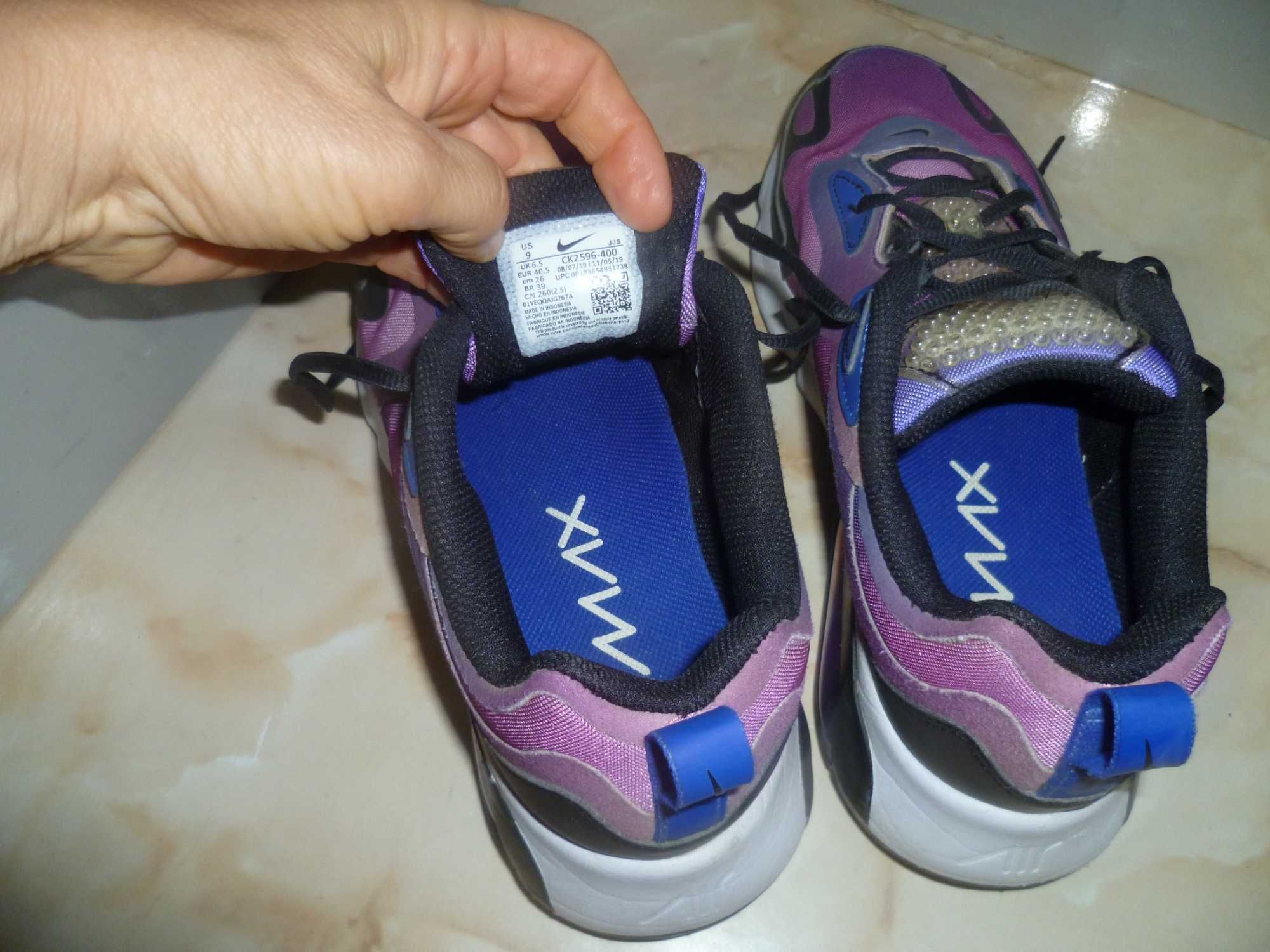 NIKE маратонки №40