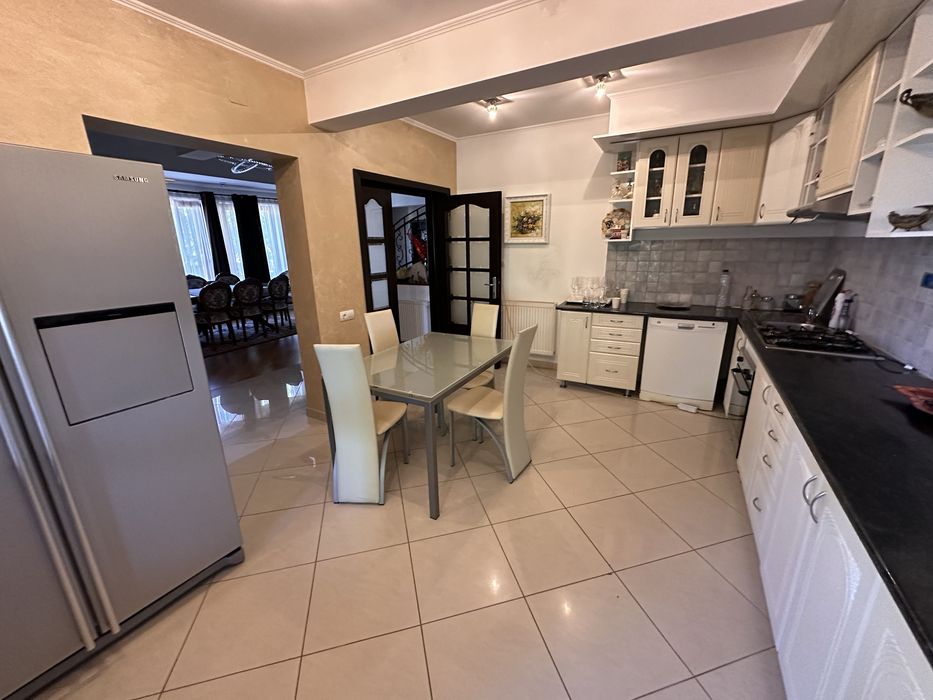Casa cu piscina situata in Lugasu de Jos