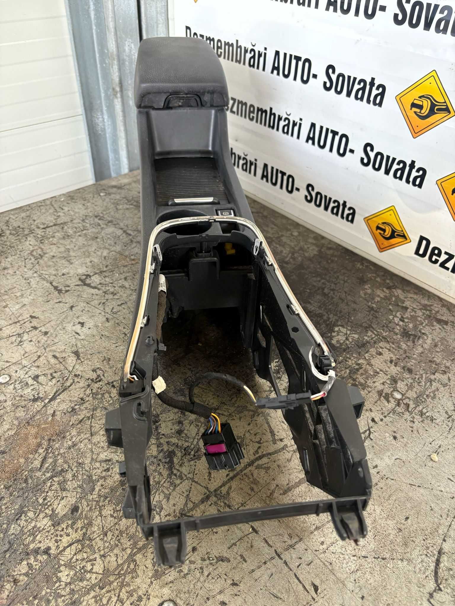 Cotiera fata Opel Astra J HatchBack