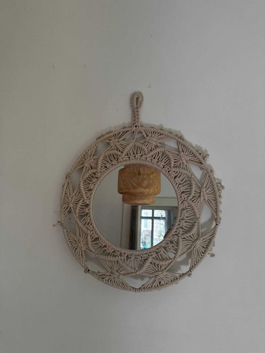 Picture frames and paintings JYSK (3 pieces + mirror)