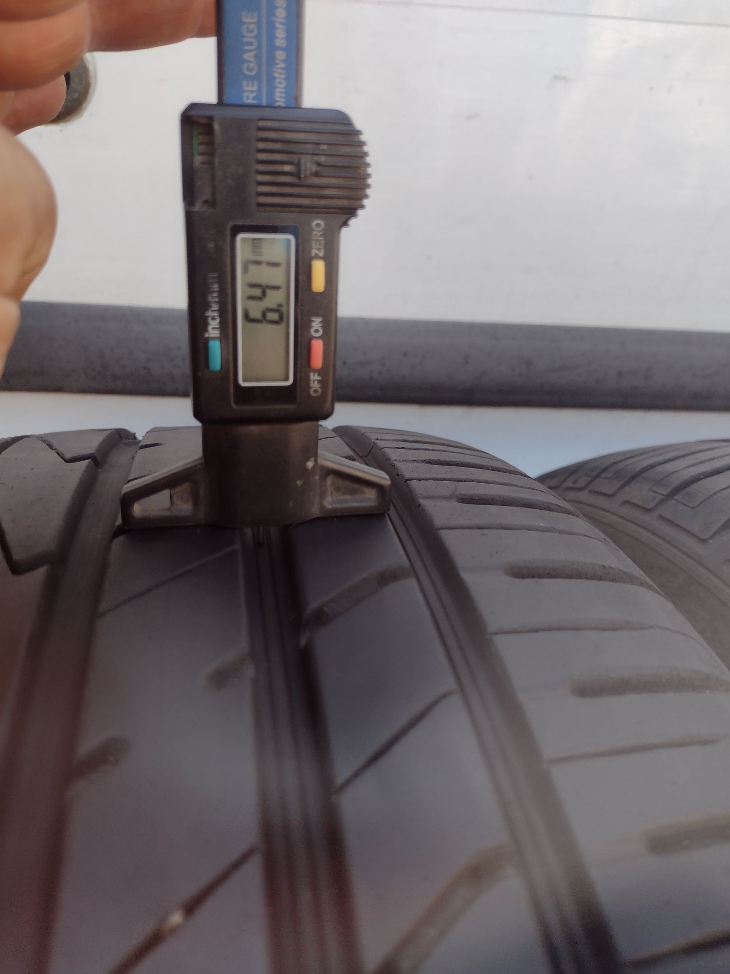 Перфектни 4бр.235/50/19 Hankook S1 evo2 suv dot4320