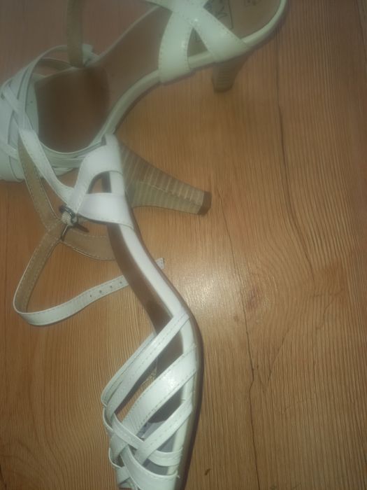 Женская обувь, Босоножки продам 38-39 размер