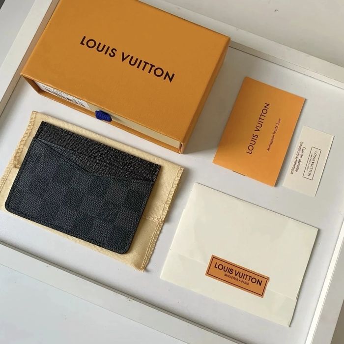 Louis vuitton cartholder