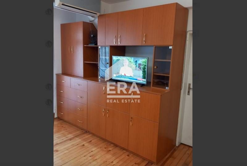 Тристаен апартамент под наем в район ЛK Тракия град Варна