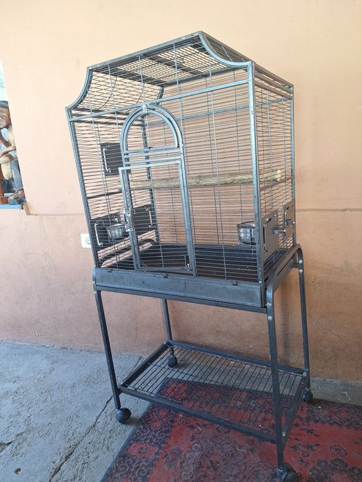 Vand colivie , voliera, cusca pentru pasari  papagali