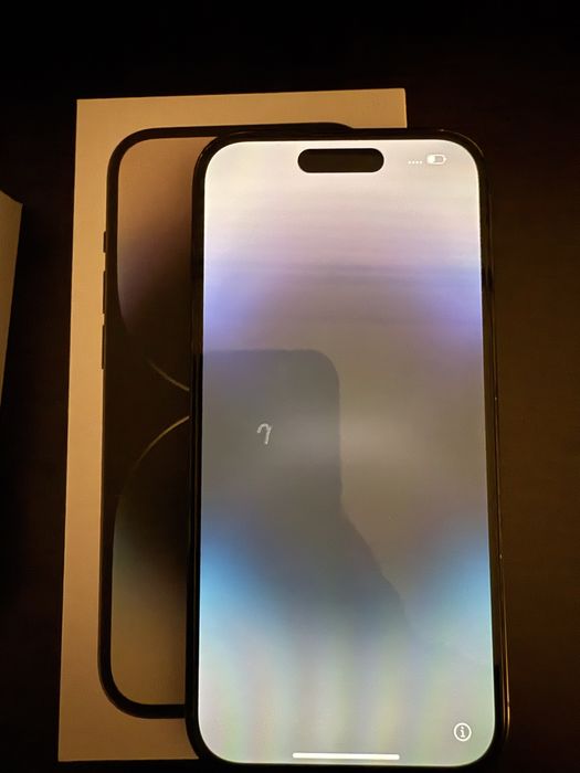 Iphone 14 pro в к-т с клъф и оригинален кабел  за зареждане, черен