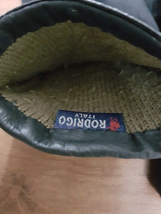 Дамски ръкавици, от естествена кожа и велур.