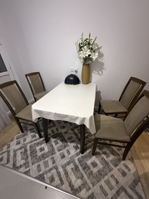 Стол и стулья б/у