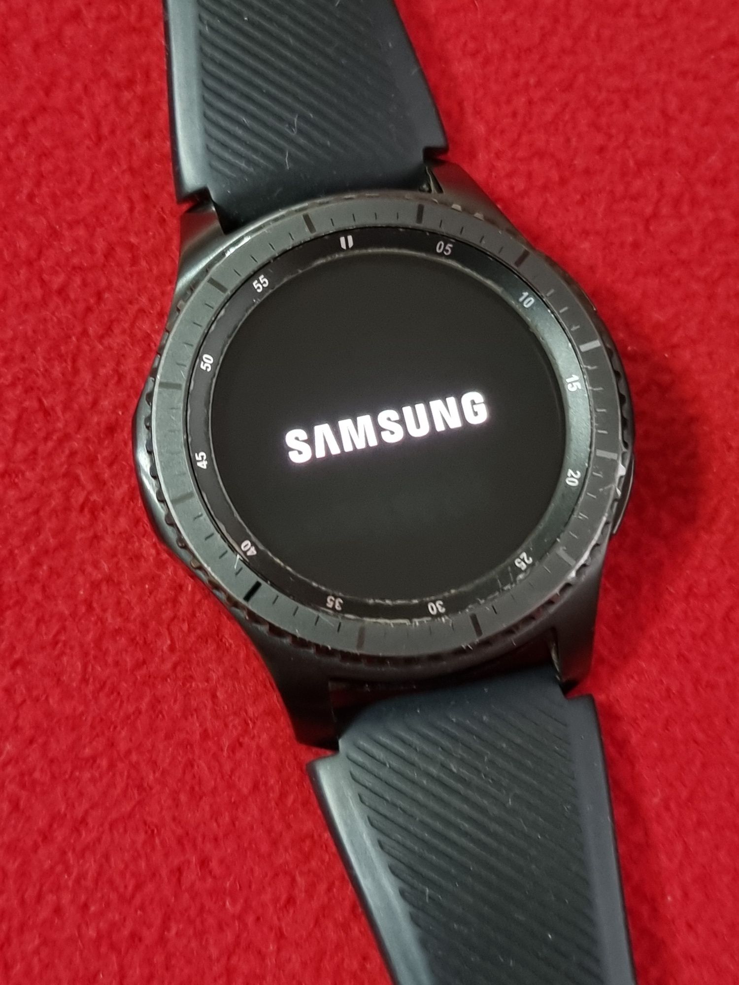 Smartwatch Samsung Frontier, Impecabil, Încărcător wireless.