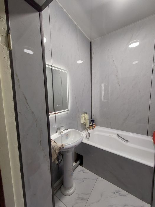 3 xonali kvartira sotiladi