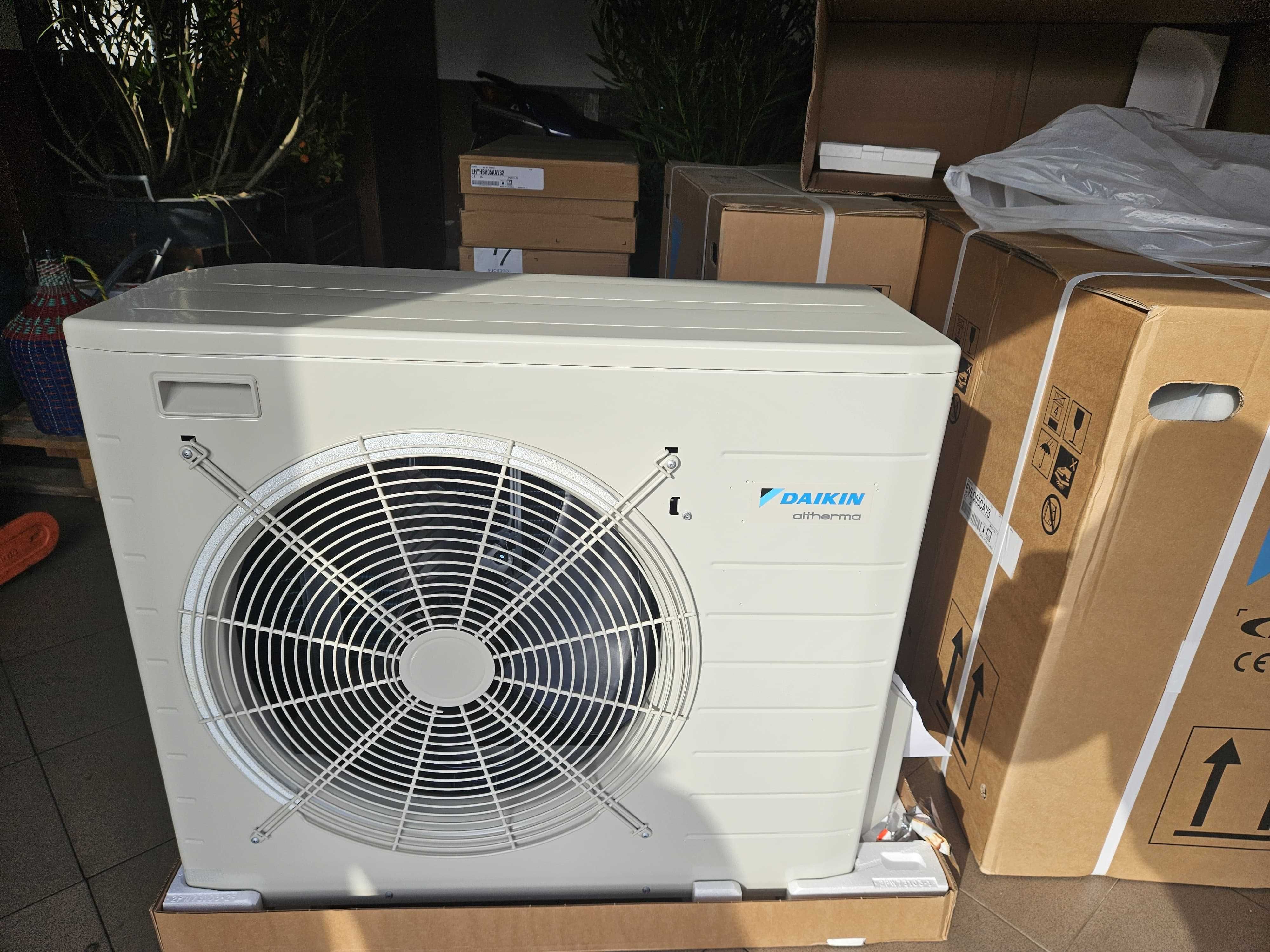 Pompa caldura Daikin Altherma 5kW (curent si gaz)