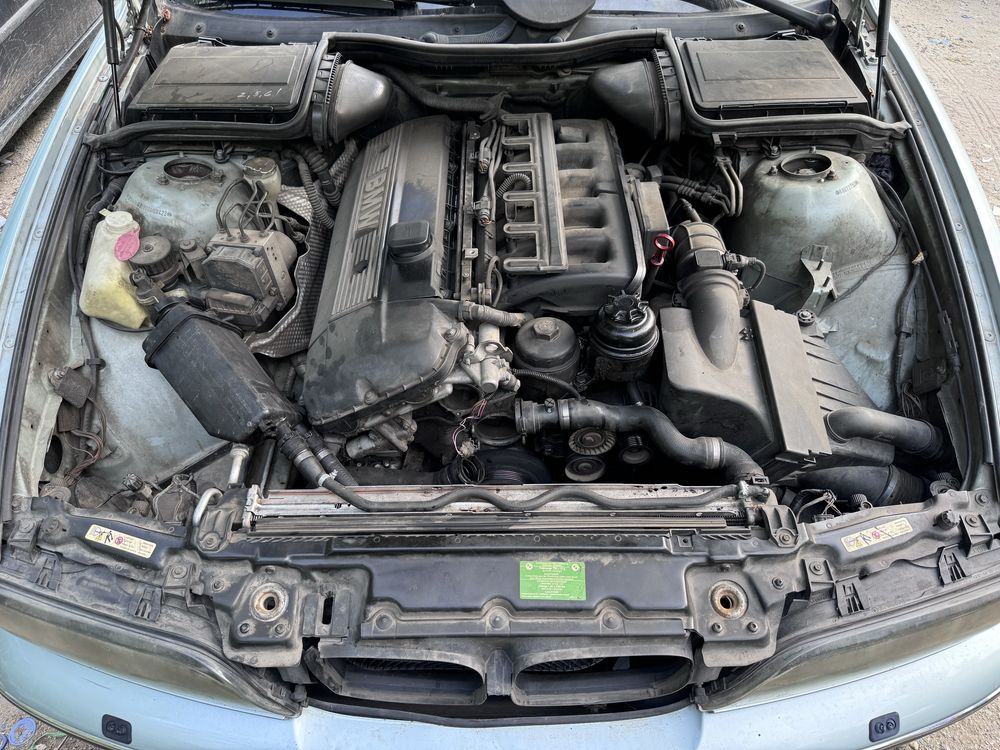 BMW e39 523i 170hp 1999г На Части