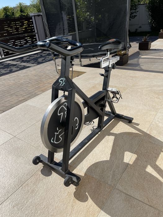 Bicicletă de spinning – ca nouă, folosită doar de 2 ori