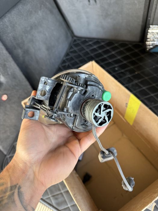 Нови комплект халогенни със силни лед крушки