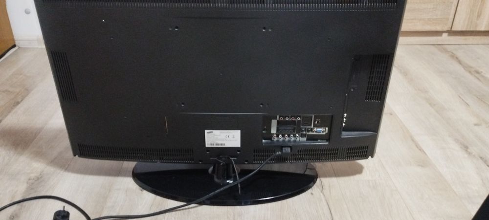 LCD Samsung diagonala 81