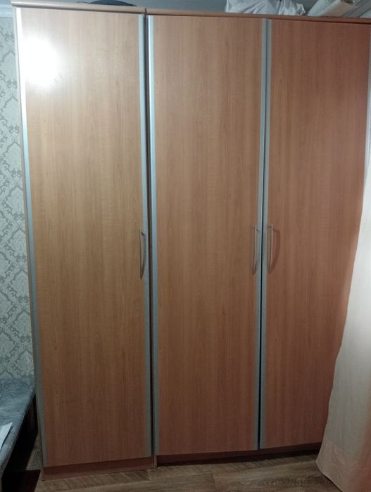 Платяной шкаф 3 створки