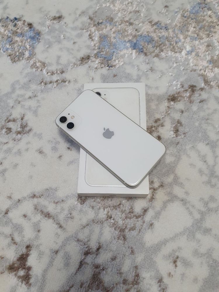 iPhone 11 в отличном состоянии