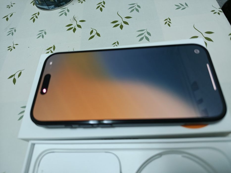 --- Apple iPhone 15 ---