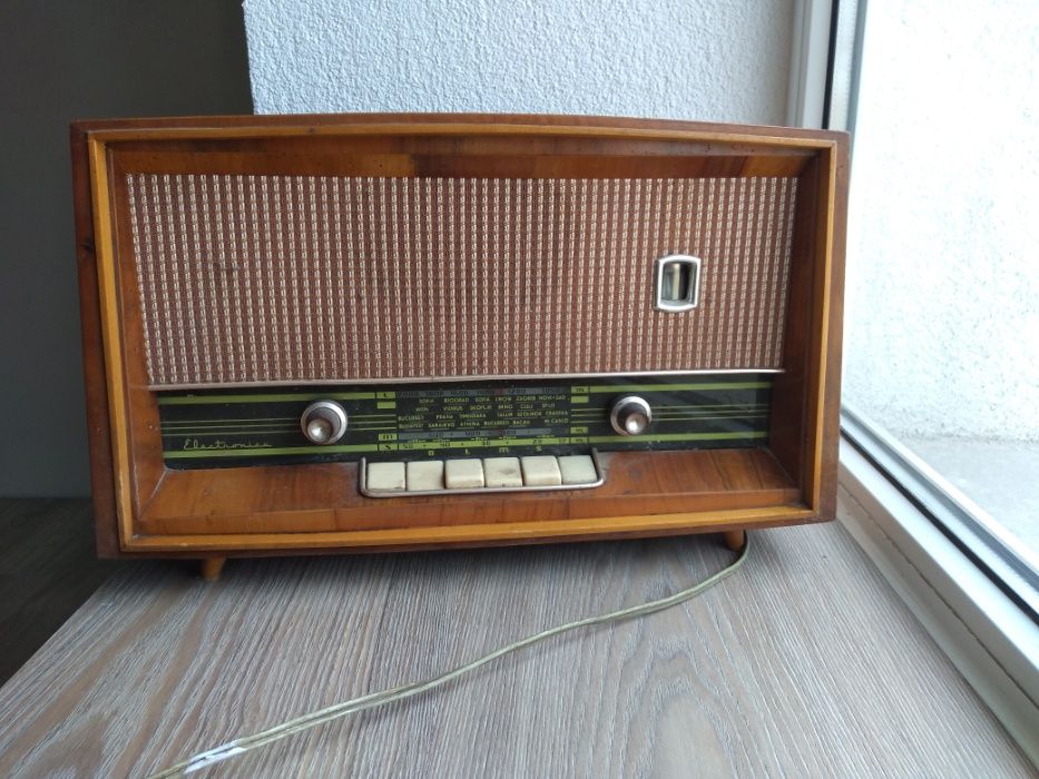 Radio vechi cu lampi