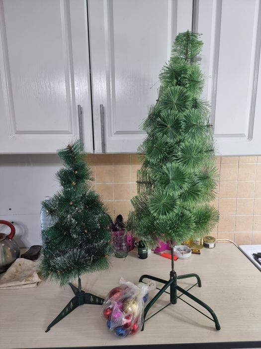 Срочно продам ёлки