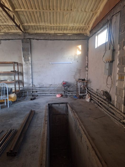 Сдам в аренду бокс для СТО с подьемником