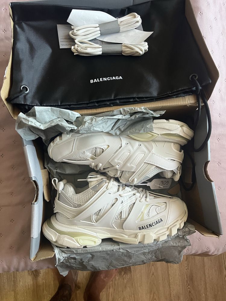 Обувки Balenciaga  track нови