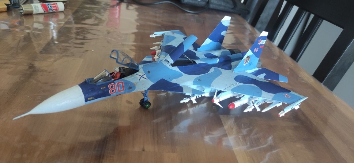 Macheta SU-33 Flanker D de la Trumpeter scara 1/72