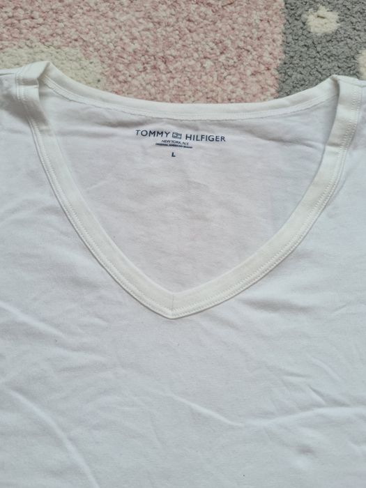 Tricou Tommy Hilfiger marime M-L