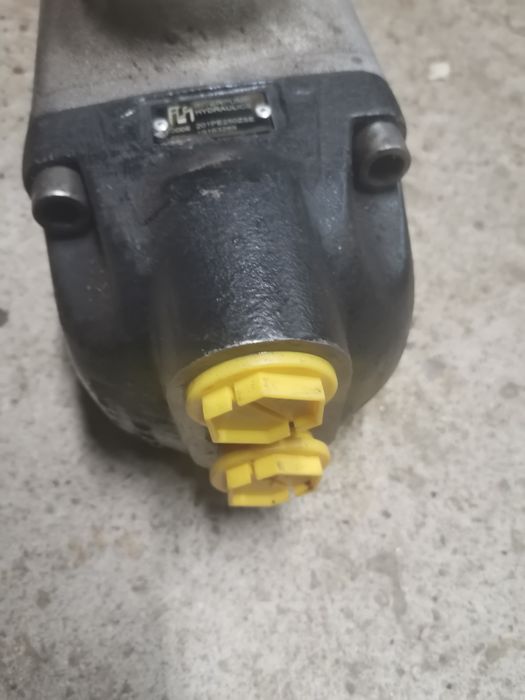 Хидравлична помпа с 2 кръга по 47 литра