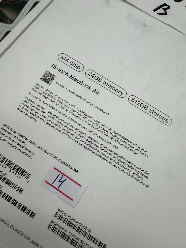 MacBook Air  15 inch M4 24gb / 512 SSD