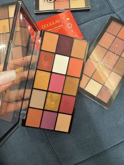 Козметика сет лот палитри Revolution  douglas alexandrina beauty