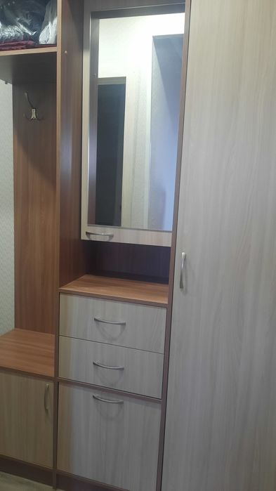 Продам отличную  прихожку