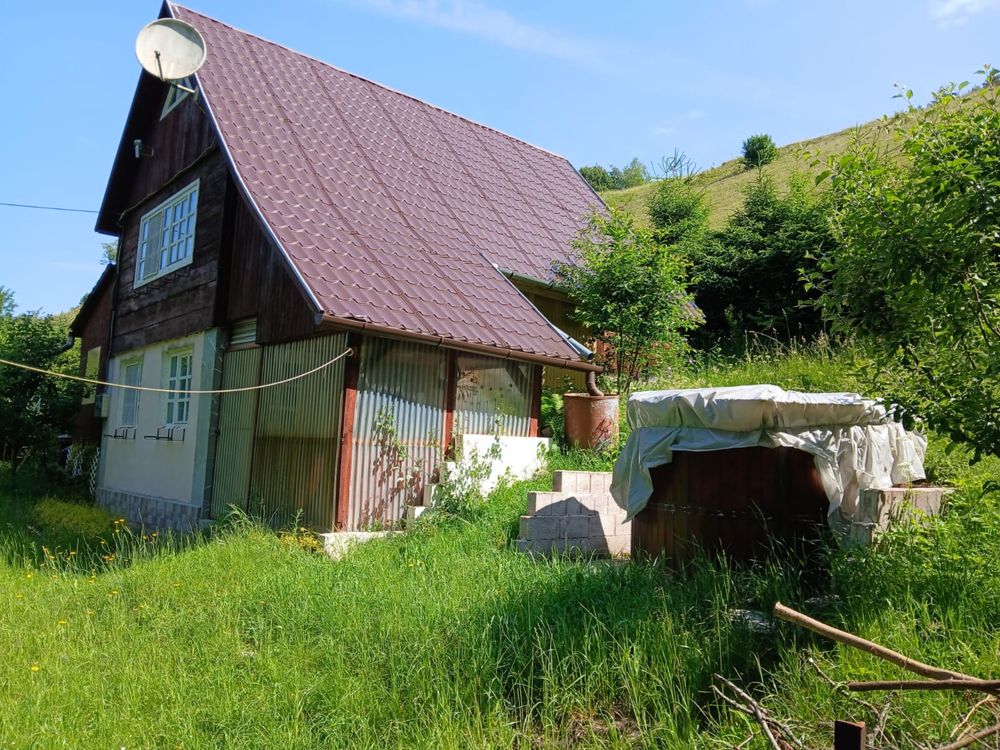 Cabană/ casă de vacanță cu ciubăr, zona Lemnia de sus