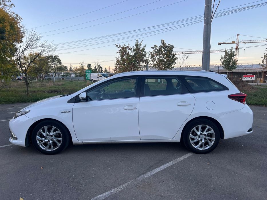 Inchiriere Toyota Hibrid pt ridesharing