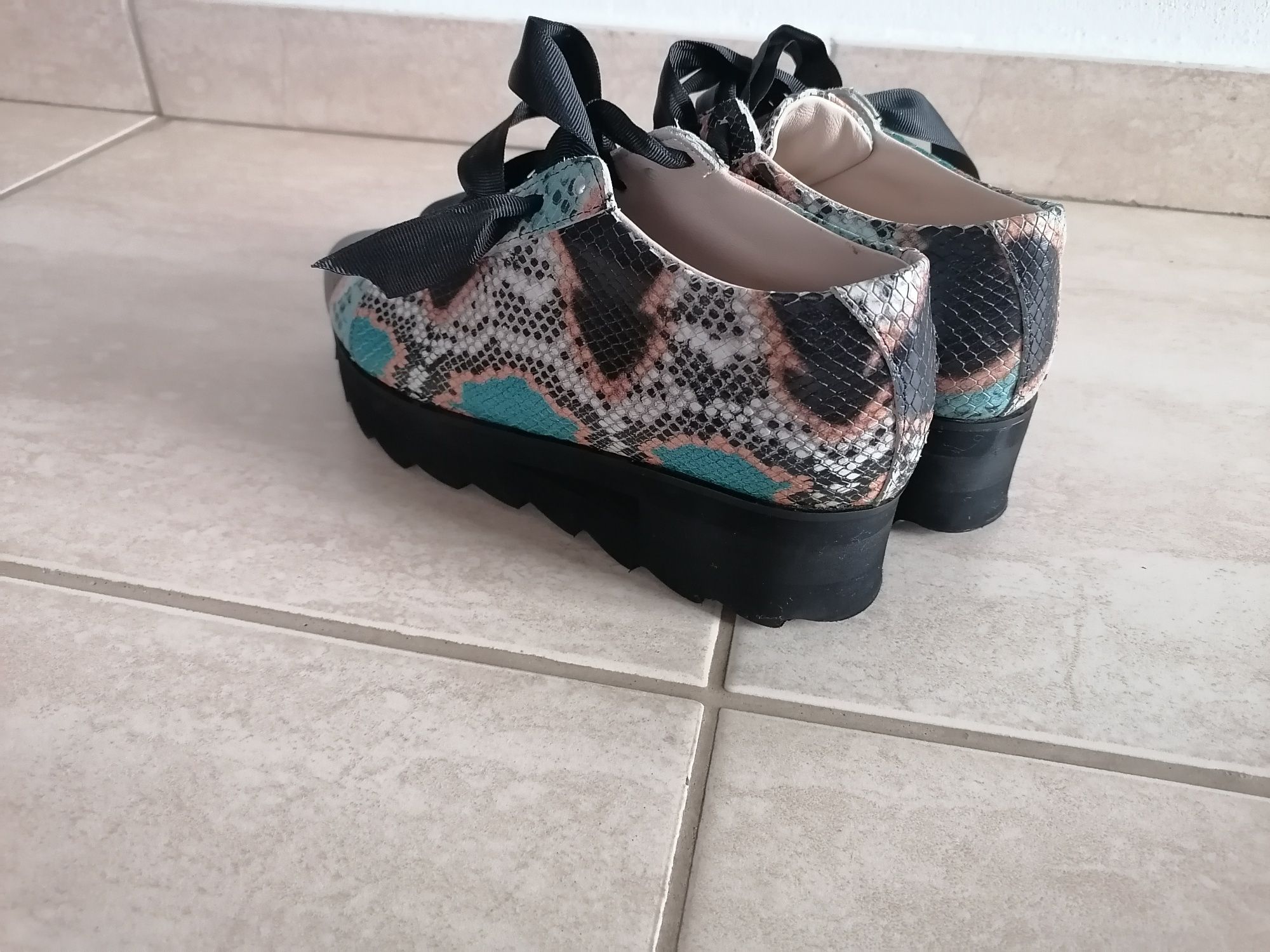 Pantofi piele Lolashoes