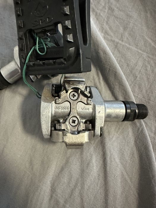 Pedale Shimano PD-M505 cu prindere SPD si adaptoare cu catadioptri