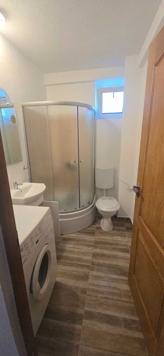 Ofer spre închiriere garsoniera mobilata