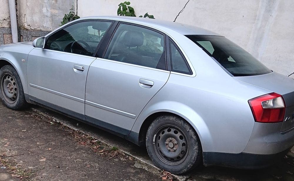 Vand audi a4 în stare bună