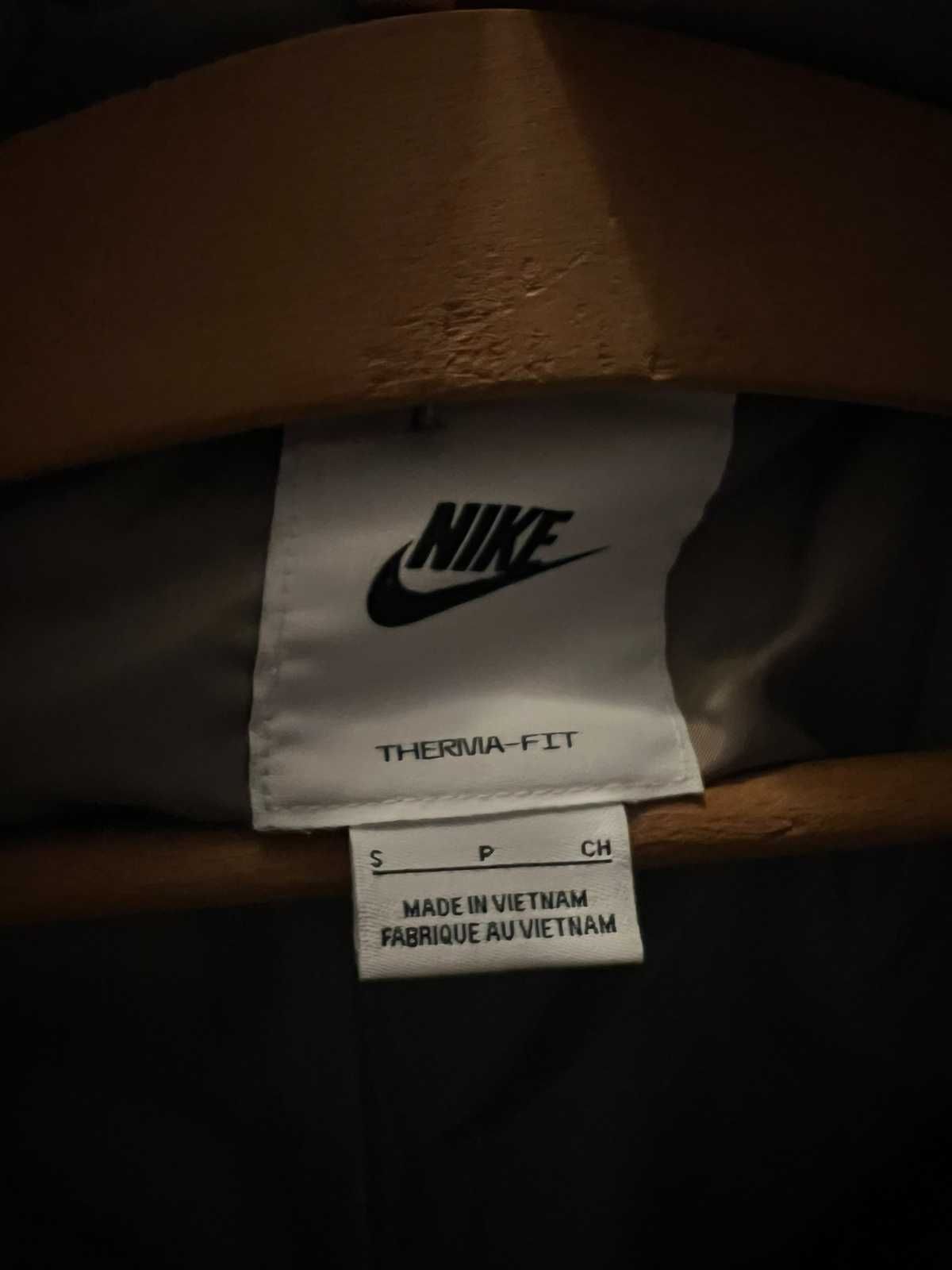 100 процента Оригинално Дамско Яке Nike Therma-Fit размер S