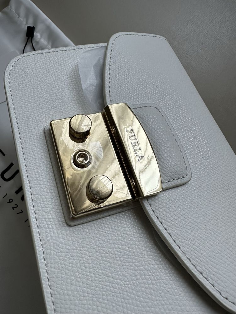 Чисто нова чанта Furla Metropolis в бял цвят