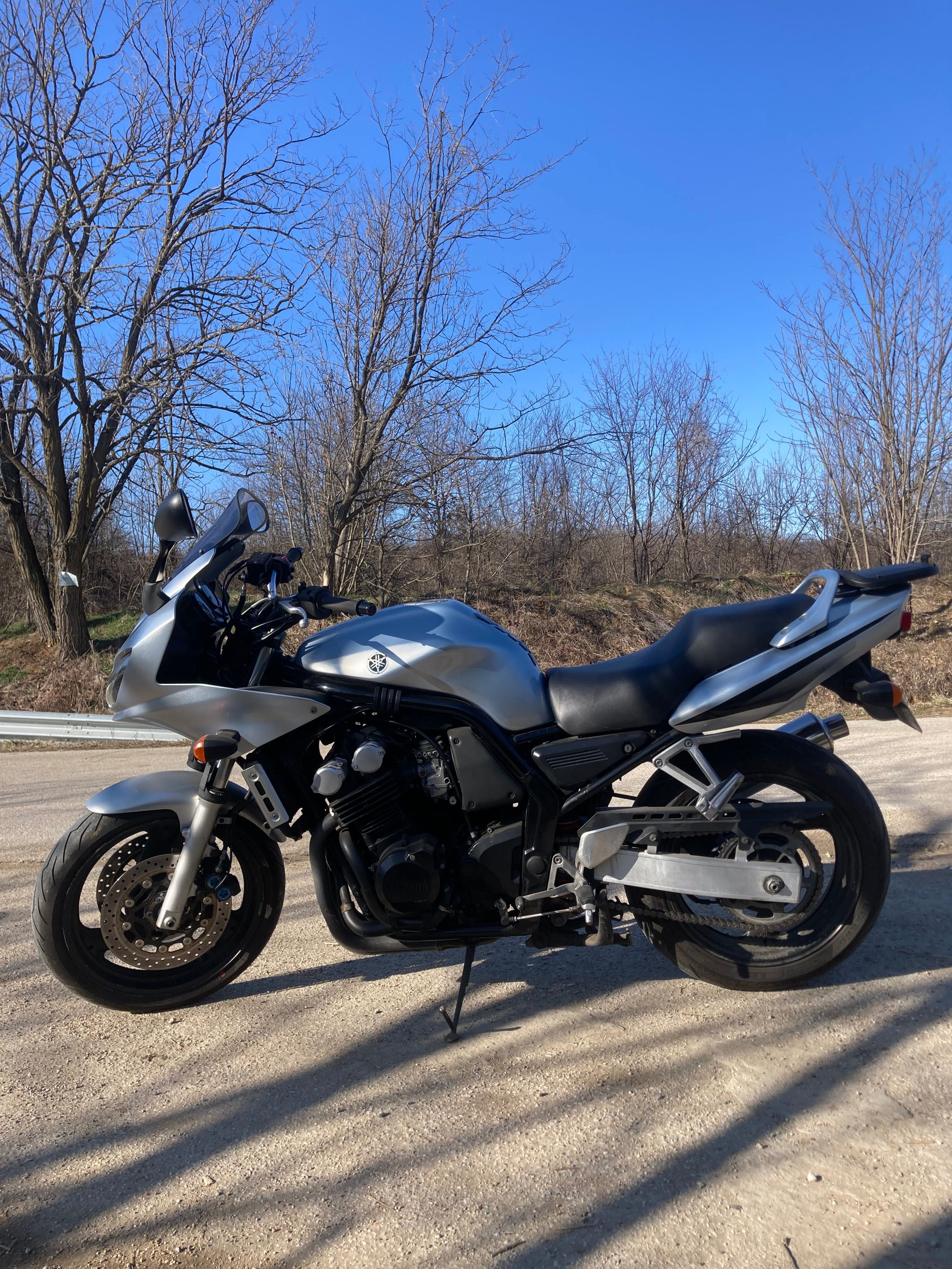 Yamaha FZS 600 (fazer)