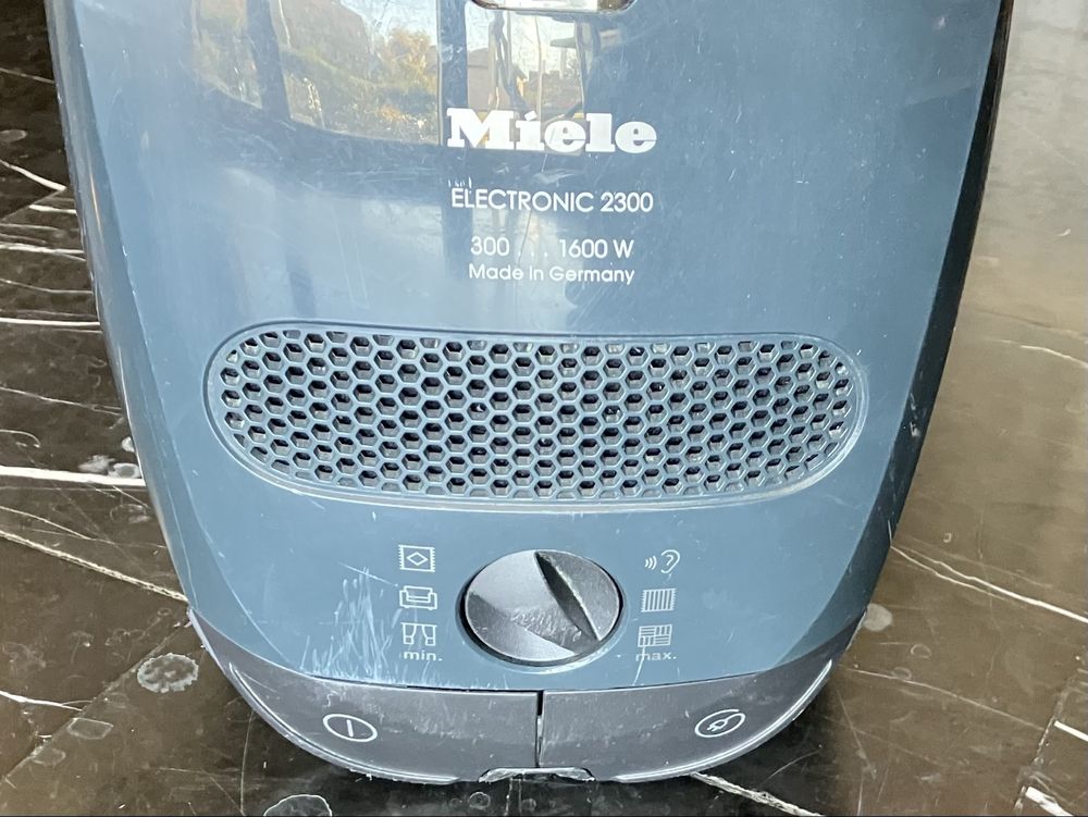 Прахосмукачка Miele Electronic 2300