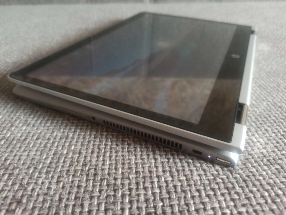 Сенсорный ноутбук-трансформер на базе Core i3-7100U