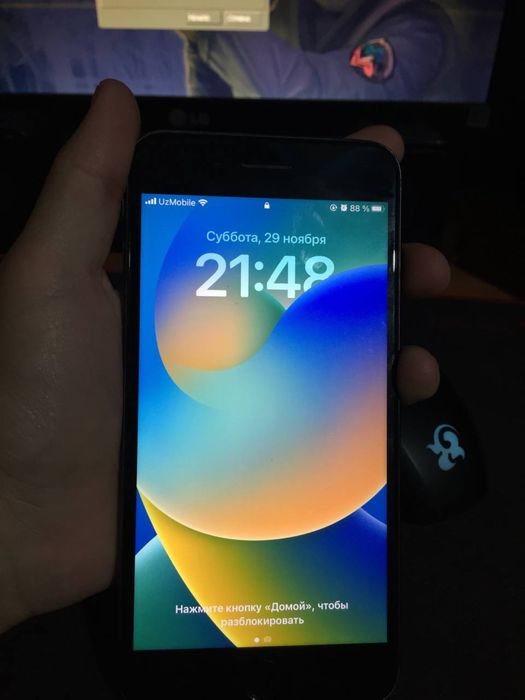 Iphone 8 plus 64 gb 700 ming