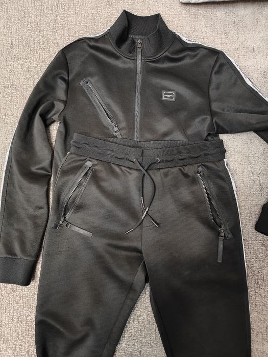 Продам костюм оригинал  Karl Lagerfeld