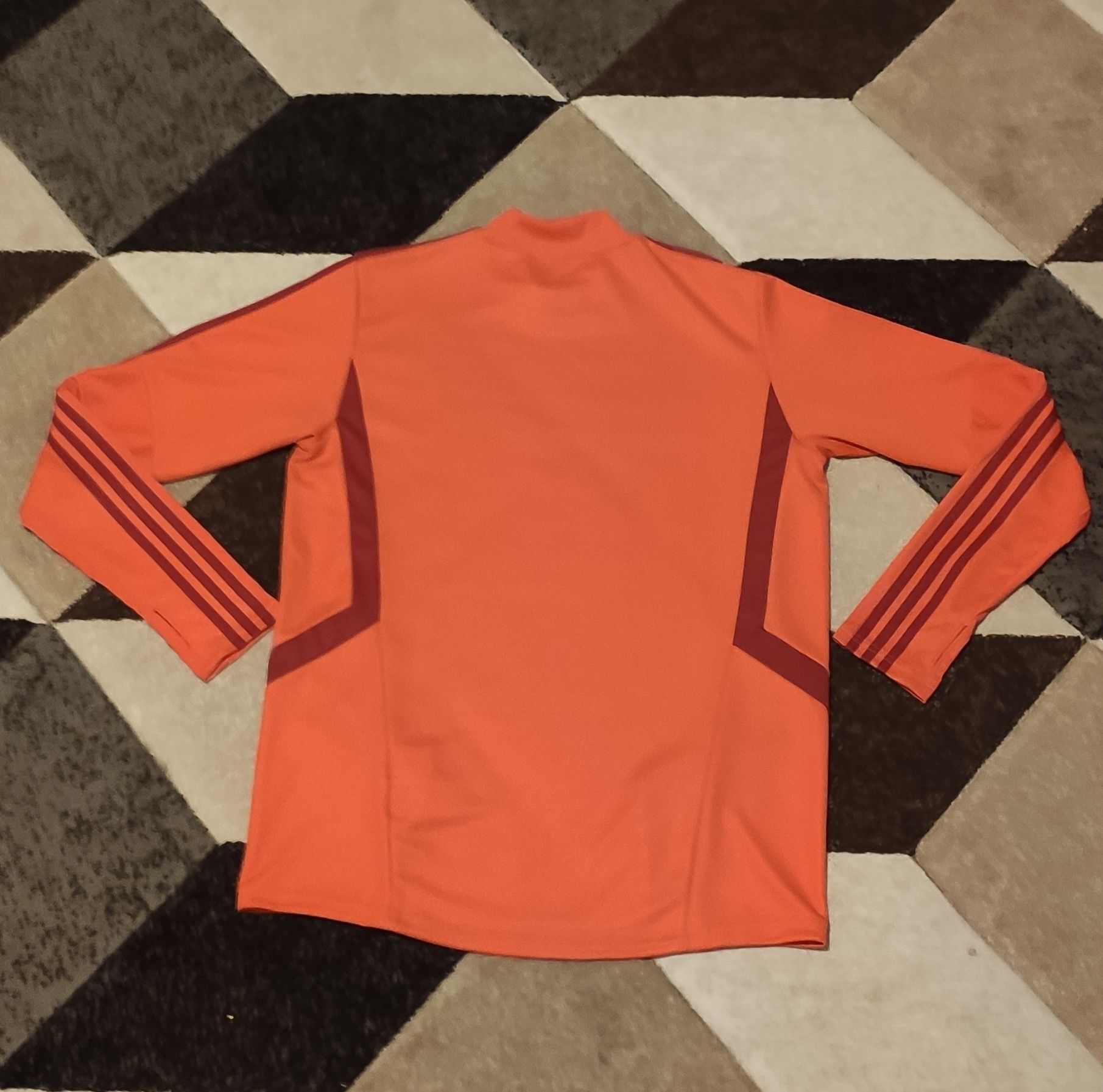 adidas FC Bayern Munchen размер L

Men's