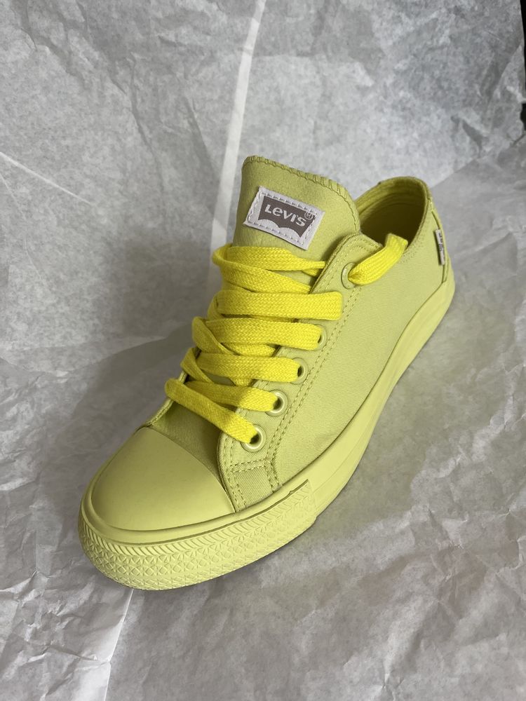 Tenisi Levi's, marime 38, galben chartreuse