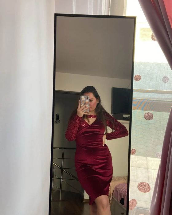 Rochie vișinie de catifea cu paiete NOUA