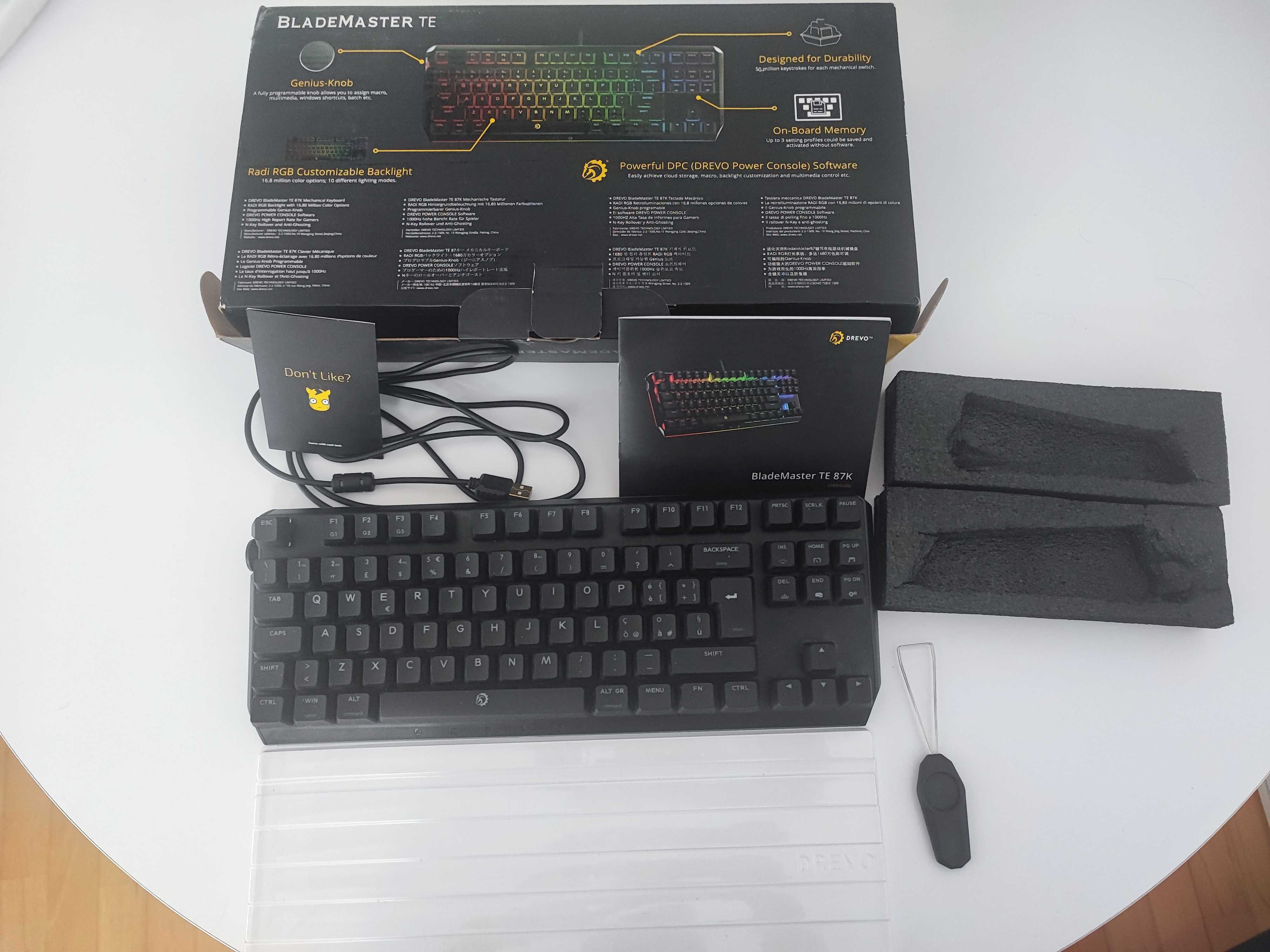Tastiera gaming mecanica RGB